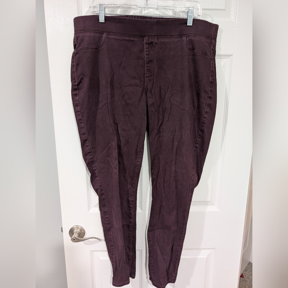Old Navy Cassis (Purple) Rockstar Mid-Rise Jeggings in Size 18